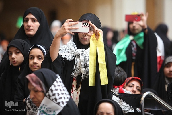 تجمع بزرگ و میقات صالحین بسیجیان در حرم شاهچراغ (ع)