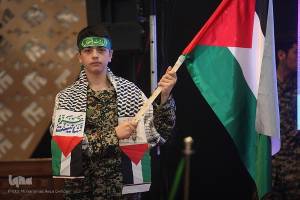 تجمع بزرگ و میقات صالحین بسیجیان در حرم شاهچراغ (ع)