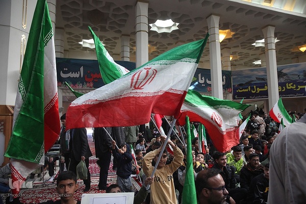 تجمع بزرگ و میقات صالحین بسیجیان در حرم شاهچراغ (ع)