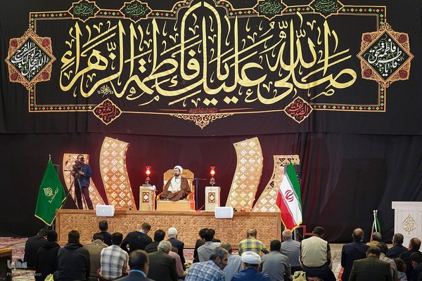 مرثیه سرایی حاج صادق آهنگران در رثای شهادت حضرت فاطمه سلام‌الله‌علیها