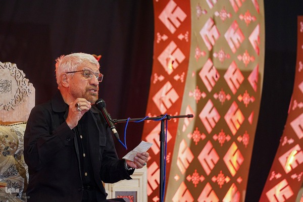 مرثیه سرایی حاج صادق آهنگران در رثای شهادت حضرت فاطمه سلام‌الله‌علیها