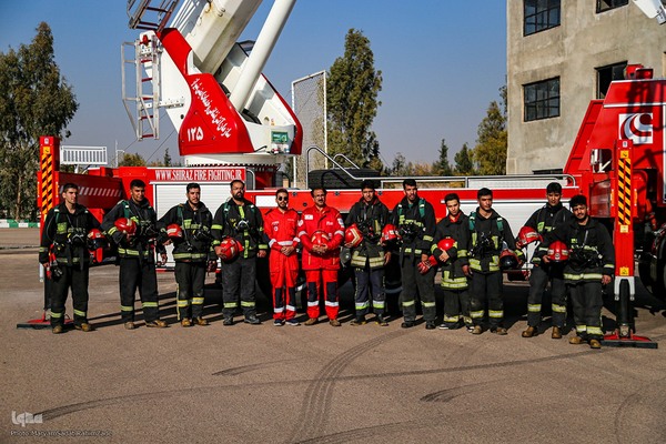 مانور آمادگی و مراسم پاسداشت آتشنشان داوطلب شیراز