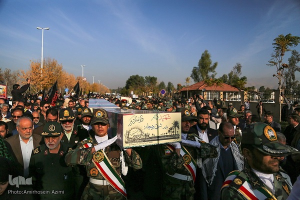 مراسم استقبال مردم شیراز از شهدای گمنام