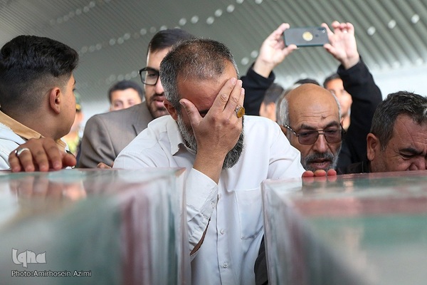 مراسم استقبال مردم شیراز از شهدای گمنام