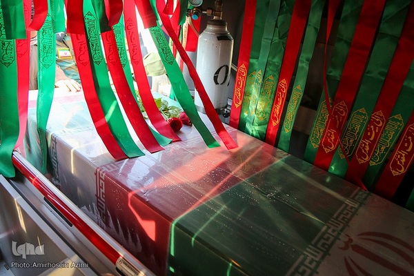 مراسم استقبال مردم شیراز از شهدای گمنام