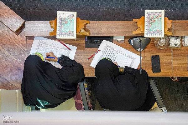 کاتبان خردسال قرآن‎