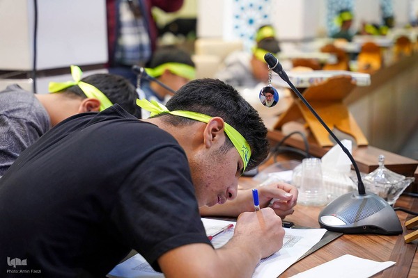 کاتبان خردسال قرآن‎