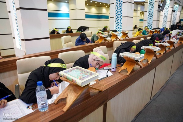 کاتبان خردسال قرآن‎