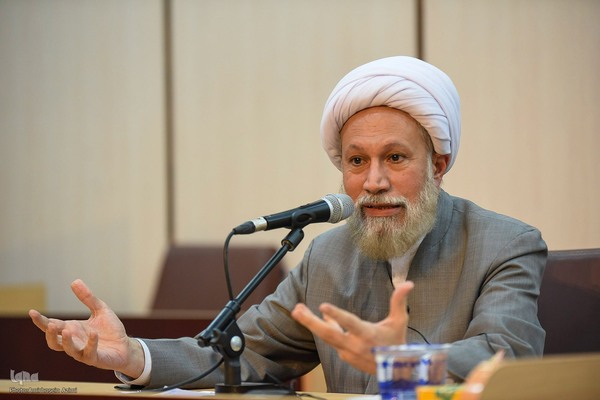 نشست صمیمی تشکل‌های دانشجویی فارس با امام جمعه شیراز