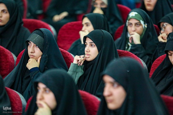 نشست صمیمی تشکل‌های دانشجویی فارس با امام جمعه شیراز