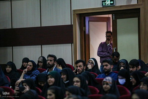 نشست صمیمی تشکل‌های دانشجویی فارس با امام جمعه شیراز