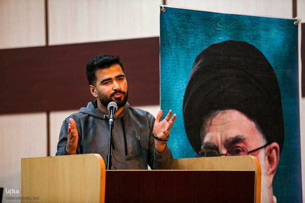 نشست صمیمی تشکل‌های دانشجویی فارس با امام جمعه شیراز