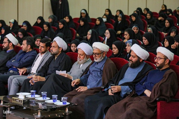 نشست صمیمی تشکل‌های دانشجویی فارس با امام جمعه شیراز