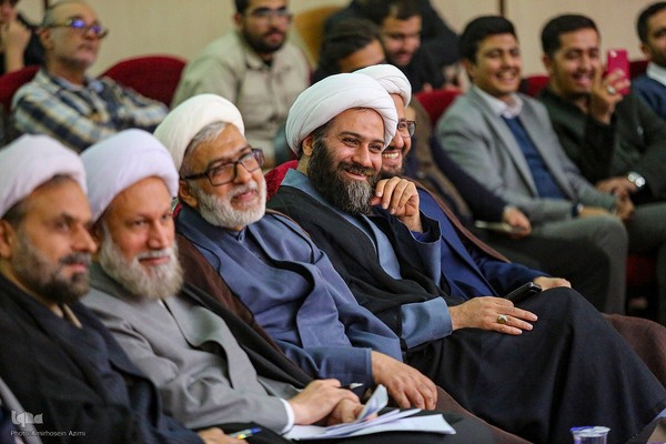 نشست صمیمی تشکل‌های دانشجویی فارس با امام جمعه شیراز