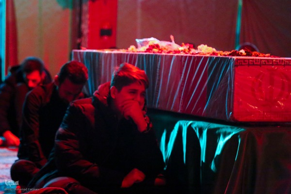 شبی با شهدای گمنام