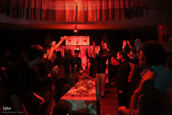 شبی با شهدای گمنام