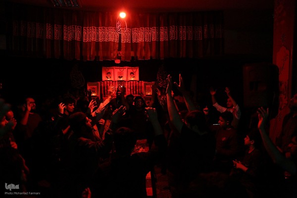 شبی با شهدای گمنام