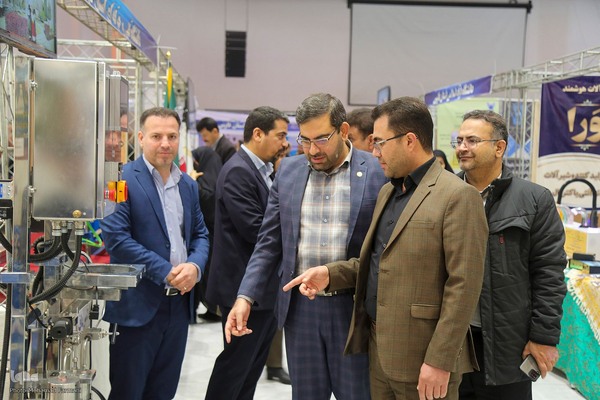 نمایشگاه دستاوردهای پژوهشی استان فارس