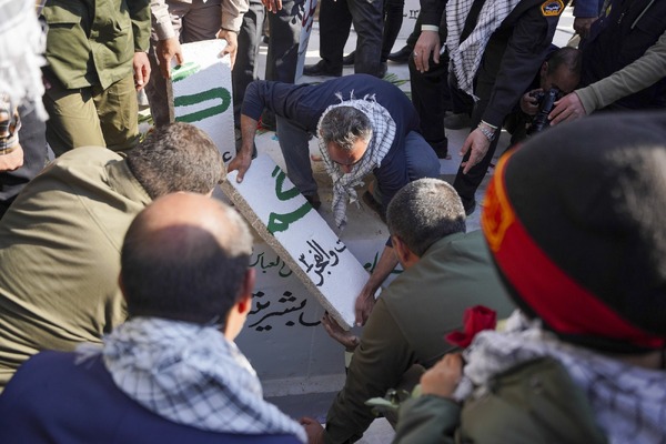 تشییع و خاکسپاری پیکر مطهر شهید گمنام‎