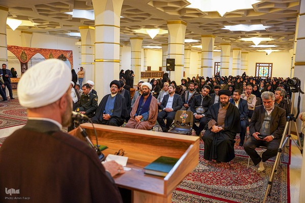 افتتاح نمایشگاه ستاره های زمین در حرم مطهر حضرت شاهچراغ (ع)