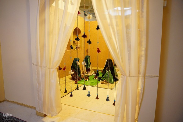 افتتاح نمایشگاه ستاره های زمین در حرم مطهر حضرت شاهچراغ (ع)