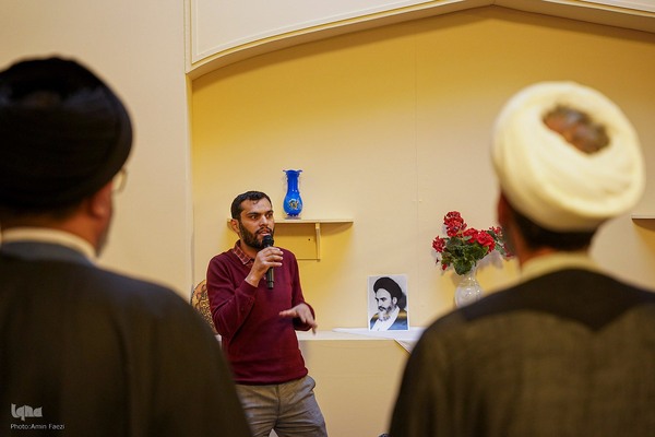 افتتاح نمایشگاه ستاره های زمین در حرم مطهر حضرت شاهچراغ (ع)