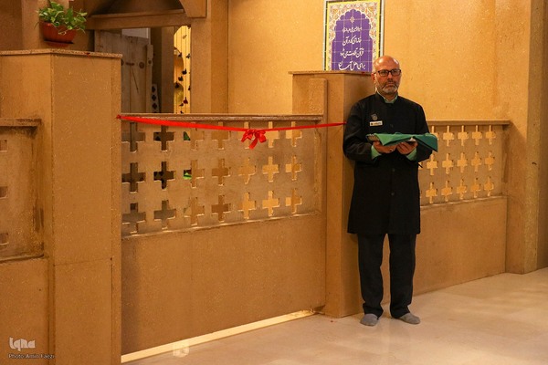 افتتاح نمایشگاه ستاره های زمین در حرم مطهر حضرت شاهچراغ (ع)