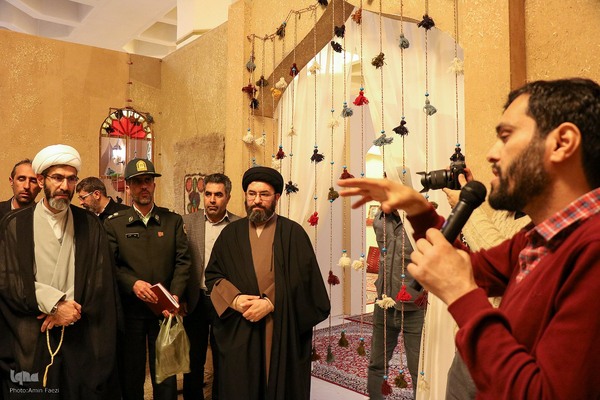 افتتاح نمایشگاه ستاره های زمین در حرم مطهر حضرت شاهچراغ (ع)