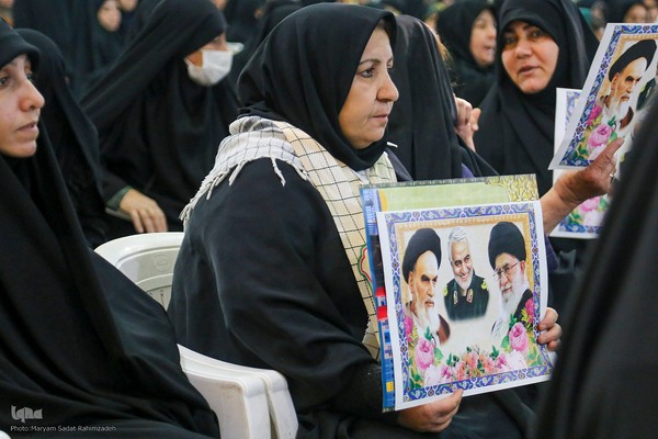 تجمع مردمی در محکومیت حادثه تروریستی گلزار شهدای کرمان