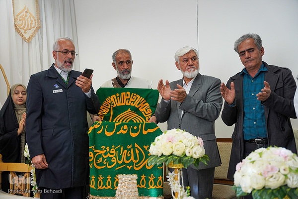 مراسم عقد زوجین جوان در جوار حرم مطهر حضرت شاهچراغ علیه السلام، به‌مناسبت میلاد خجسته مولود کعبه