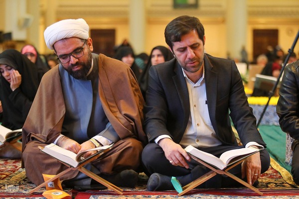 محفل انس با قرآن کریم «بشری» در حرم حضرت شاهچراغ(ع)
