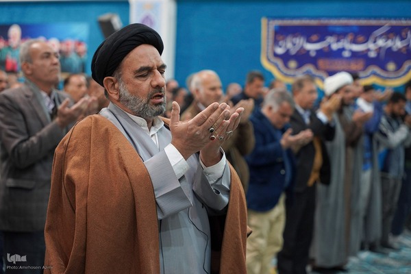 رونمایی از سند بقعه حضرت علی‌بن حمزه (ع) شیراز