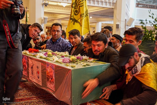 تشییع پیکر شهید مدافع حرم سیدمحمدرضا سادات علوی