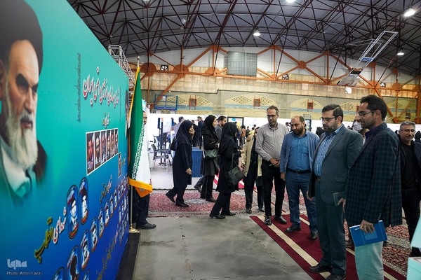 بازدید جمعی از جهادگران جهاددانشگاهی فارس از «دستاوردهای صنعت هسته‌ای»‎