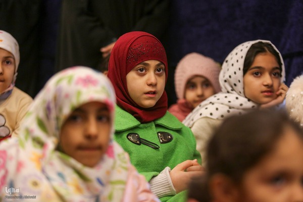 موکب کودکانه یک دنیا یک پدر