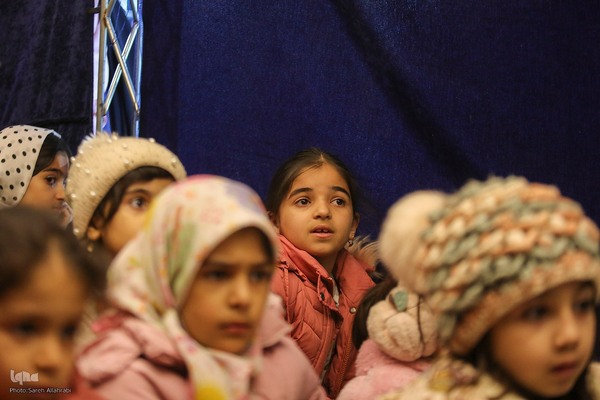 موکب کودکانه یک دنیا یک پدر