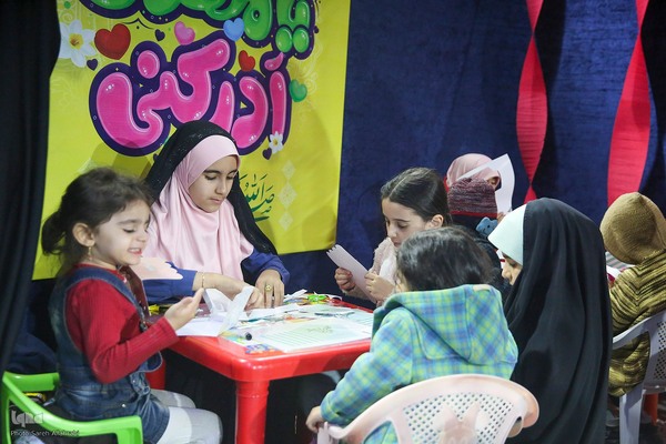 موکب کودکانه یک دنیا یک پدر