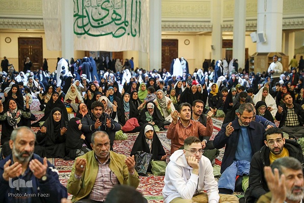 حال و هوای حرم شاهچراغ(ع) در شب نیمه شعبان‎