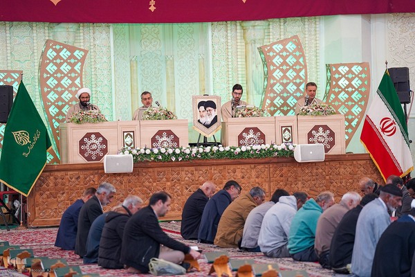جزءخوانی قرآن در حرم مطهر شاهچراغ(ع)