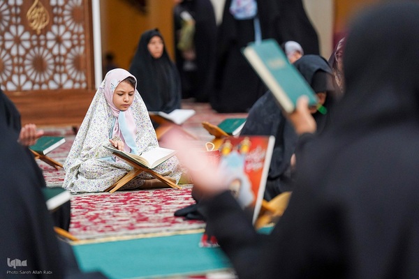 محفل جزءخوانی قرآن ماه رمضان در حرم مطهر شاهچراغ(ع)