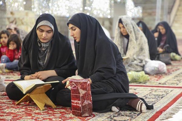 انسیة الحورا / محفل قرآن کریم ویژه بانوان در ایّام نوروز