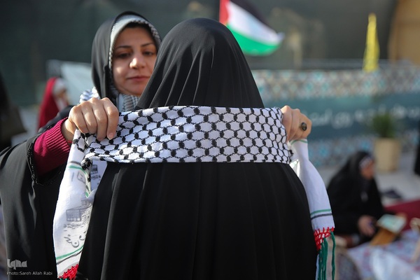 پخت و توزیع غذای فلسطینی مقلوبه