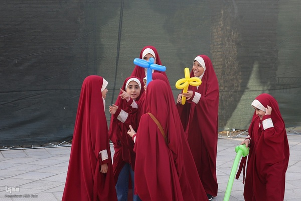 پخت و توزیع غذای فلسطینی مقلوبه