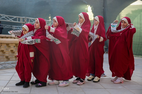 پخت و توزیع غذای فلسطینی مقلوبه