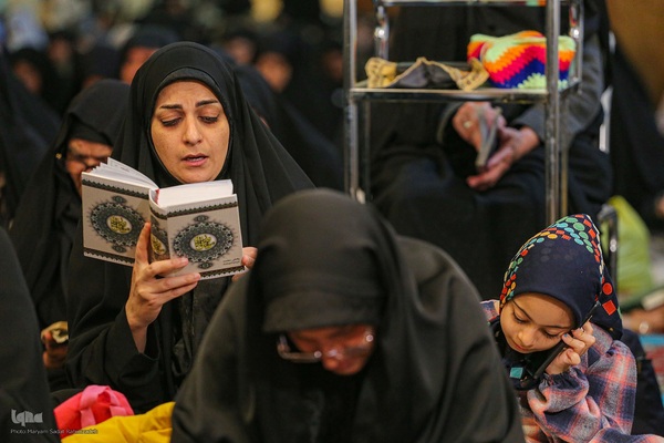 مراسم احیای شب قدر در شاهچراغ