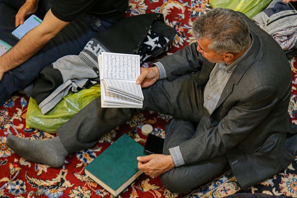 مراسم احیای شب قدر در شاهچراغ