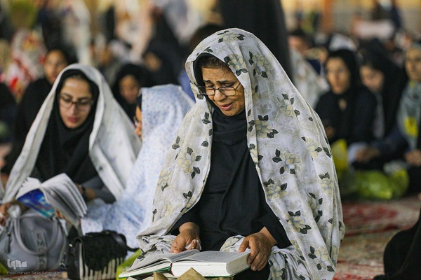 مراسم احیای شب قدر در شاهچراغ