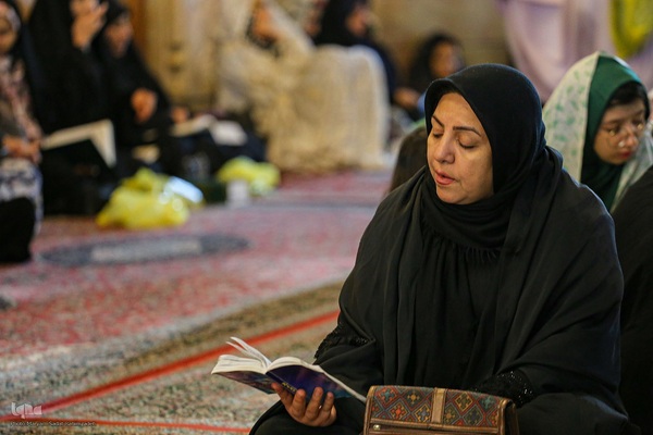 مراسم احیای شب قدر در شاهچراغ