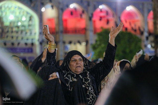 مراسم احیای شب قدر در شاهچراغ