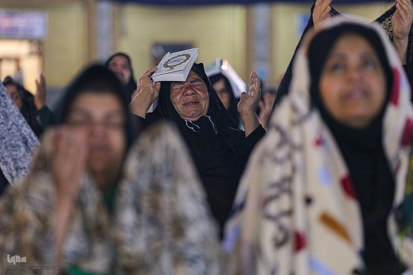 مراسم احیای شب قدر در شاهچراغ